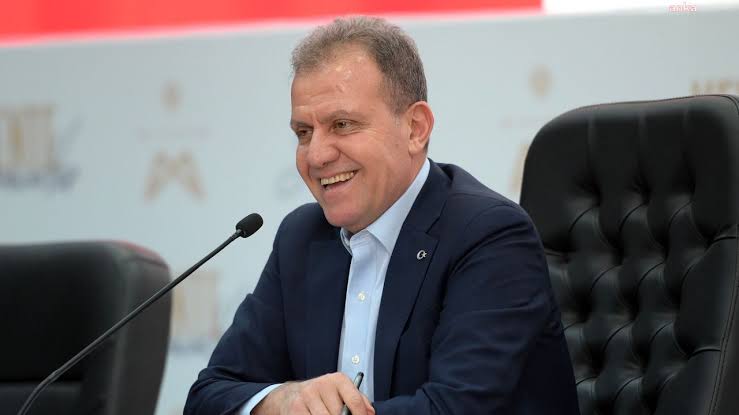 Mersin Büyükşehir Belediyesi Gençlere Eğitim Desteği Veriyor
